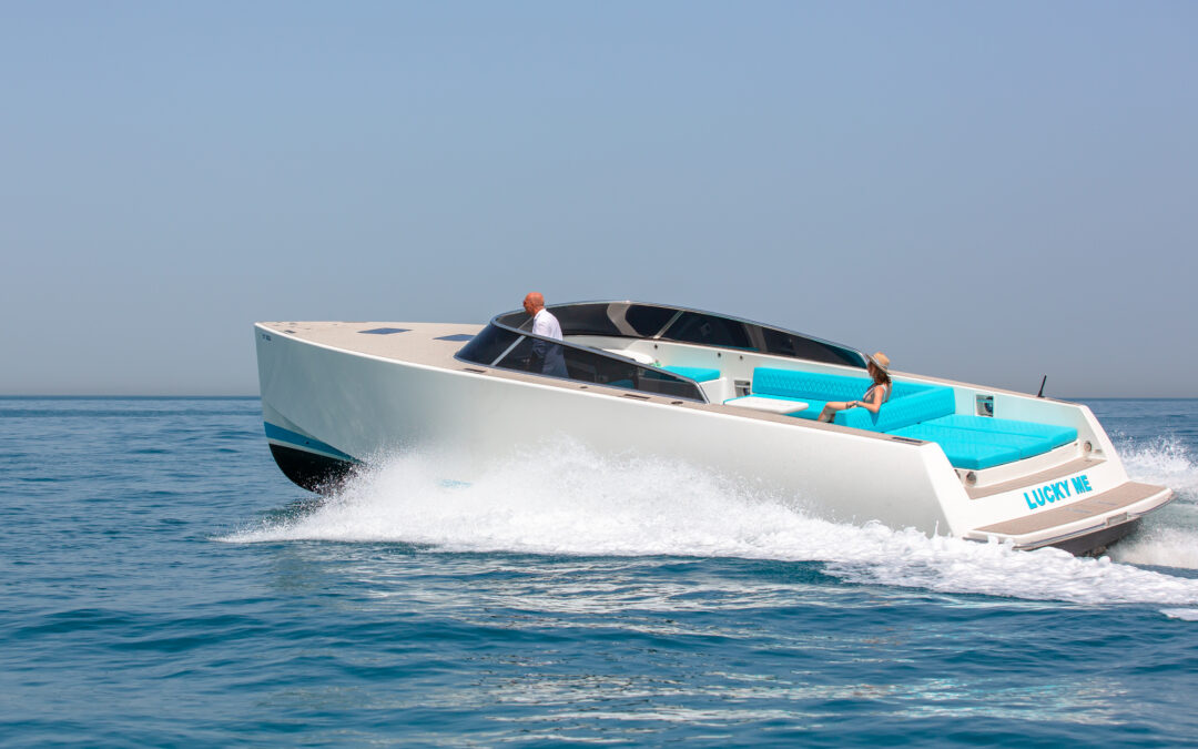 how much does yacht hire cost in Dubai