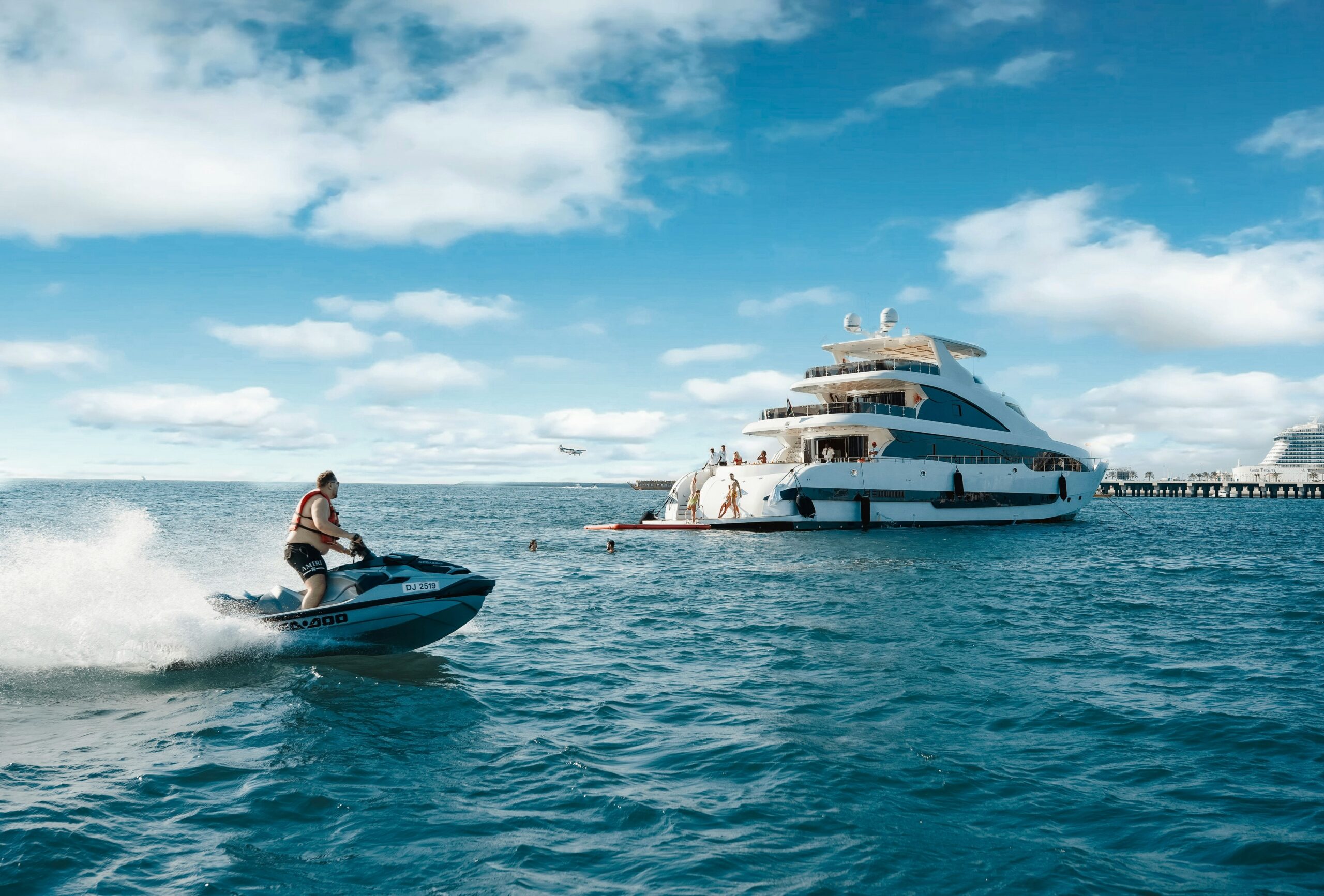 Dubai Yacht Hire With Jet Ski