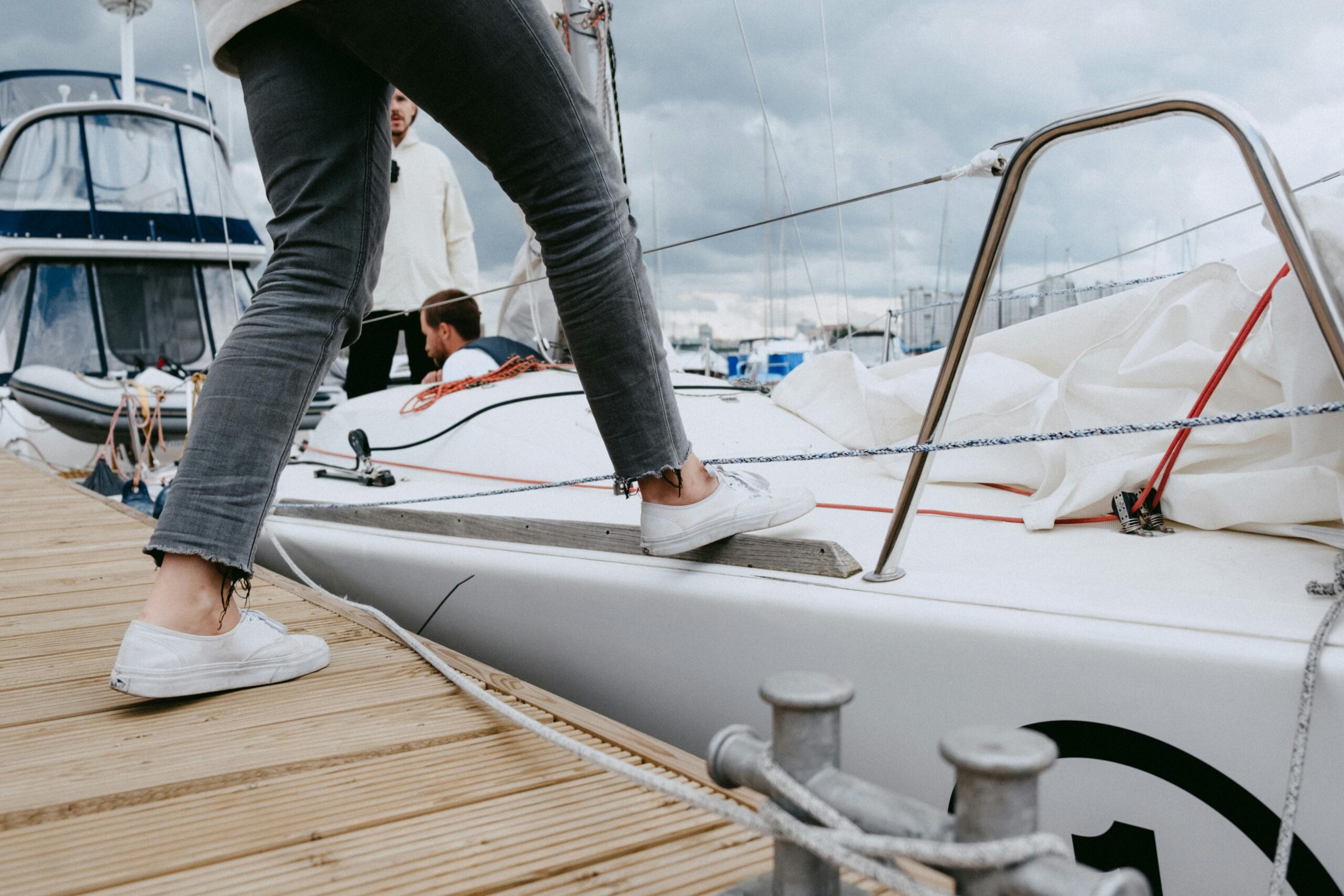 Dubai Yacht Hire Tips for First Time Renters