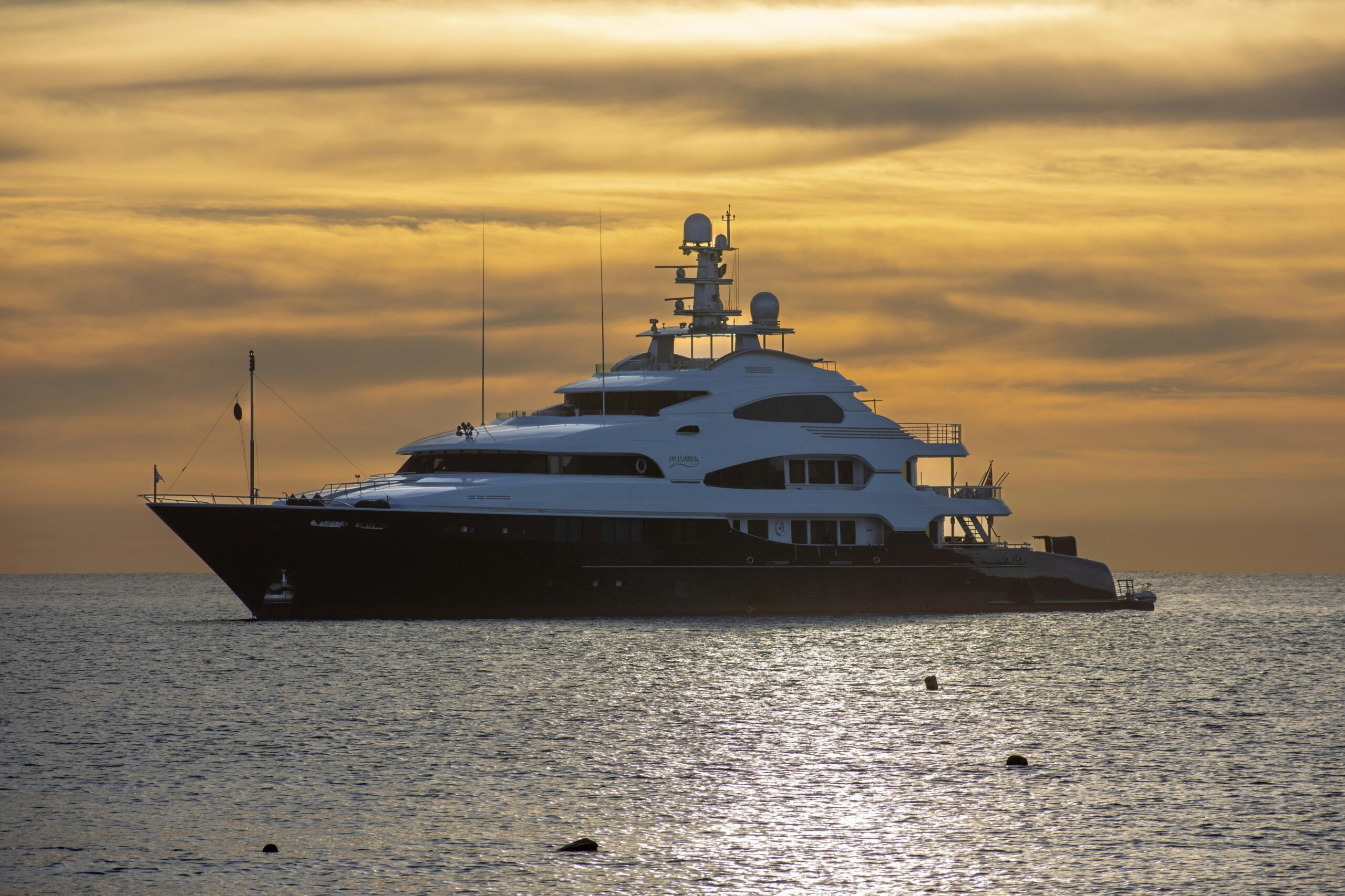 Best Time to Hire a Yacht in Dubai