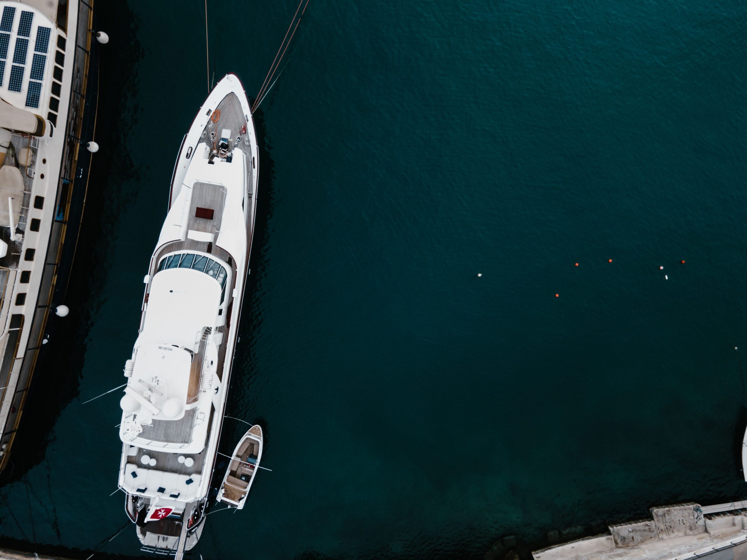 Dubai Yacht Hire Tips for First Time Renters