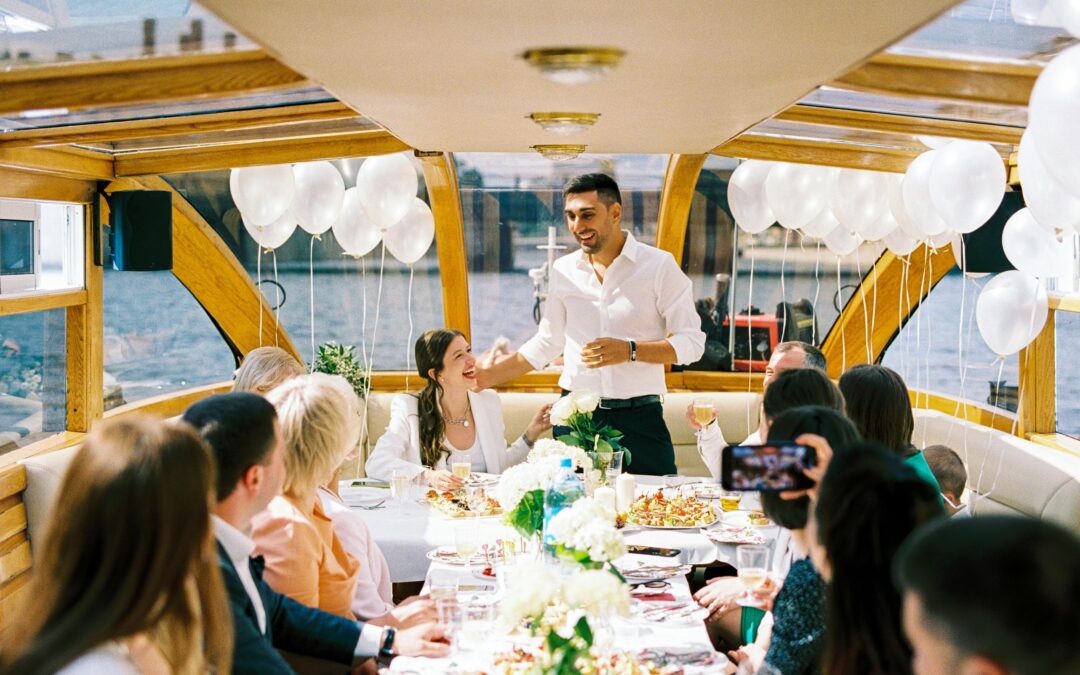 Yacht Hire Dubai With Food and Drinks Included